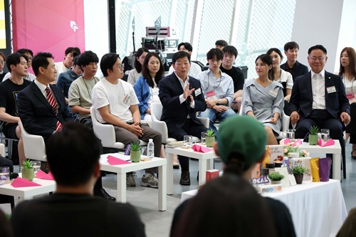 박정주 홍성군수, 서울시 청년  '홍성’ 정착 팔 걷어  기사 이미지